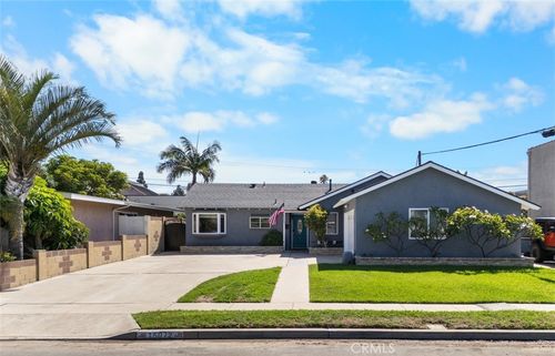 15072 Sussex Cir, Huntington Beach, CA, 92647-2724 | Card Image