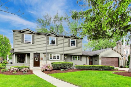 1311 E Woodford Pl, Arlington Heights, IL, 60004-6758 | Card Image