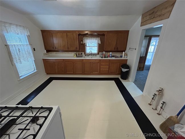 Large Kitchen | Image 17