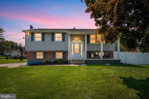 1 Old Forge Rd, PENNSVILLE, NJ, 08070-3411 | Card Image