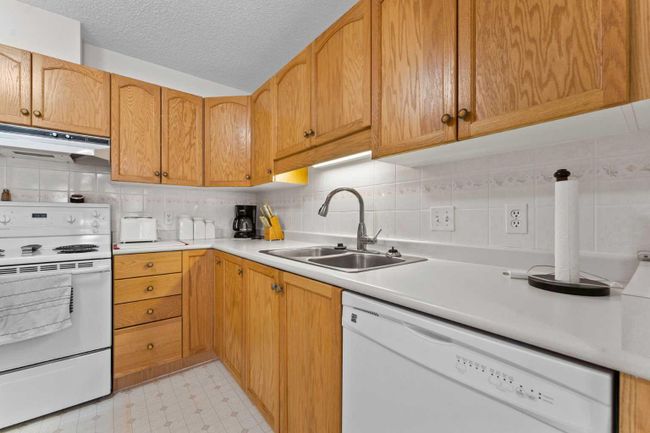 3415 - 3000 Hawksbrow Point Nw, Home with 2 bedrooms, 1 bathrooms and 1 parking in Calgary AB | Image 7