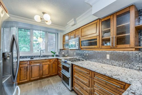 room-2-217 Mutual St, Toronto, ON, M5B2B4 | Card Image