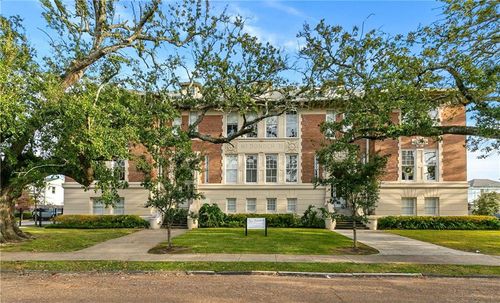 104-800 N Rendon St, New Orleans, LA, 70119-3907 | Card Image