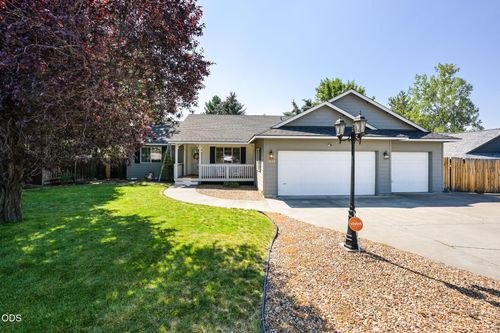 1622 Nw Spruce Avenue, Redmond, OR, 97756 | Card Image