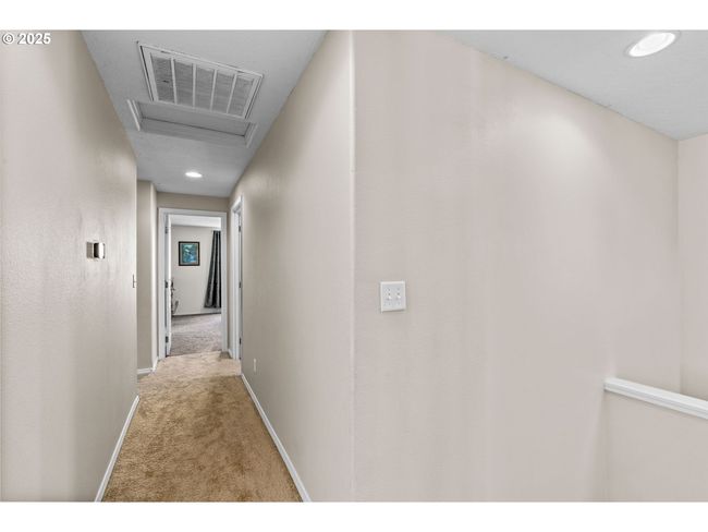 1972 Adelman Loop, House other with 3 bedrooms, 3 bathrooms and 2 parking in Eugene OR | Image 17