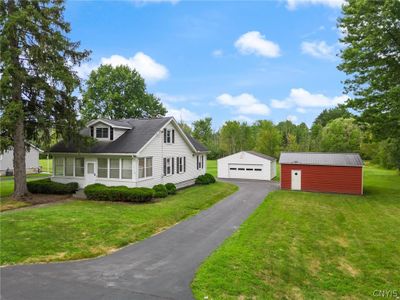 Home and 2 garage spaces | Image 3