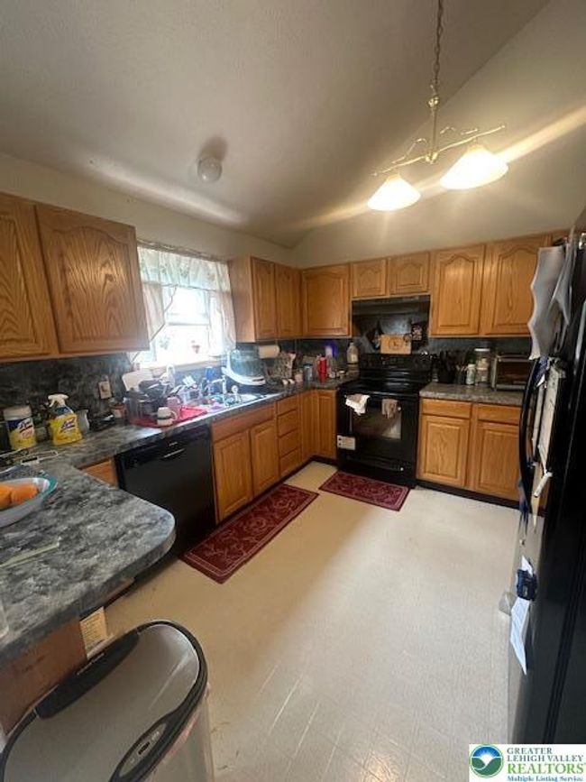 838 Cayuga Way, House other with 4 bedrooms, 3 bathrooms and null parking in Stroudsburg PA | Image 7