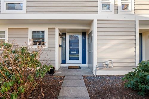 15-11 Oak St, Wellesley, MA, 02482-4730 | Card Image