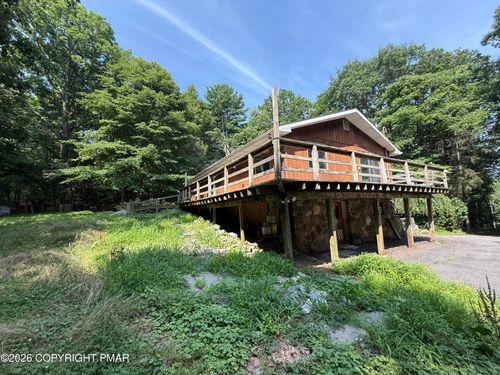 680 Bartonsville Woods Rd, Stroudsburg, PA, 18360-6615 | Card Image