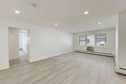 410-7250 N Western Ave, Chicago, IL, 60645-1820 | Card Image