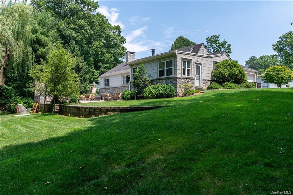 Lakeview Rd, New Rochelle, NY 10804