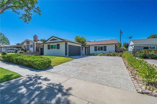 22514 Los Tigres Dr, Saugus, CA, 91350-2336 | Card Image