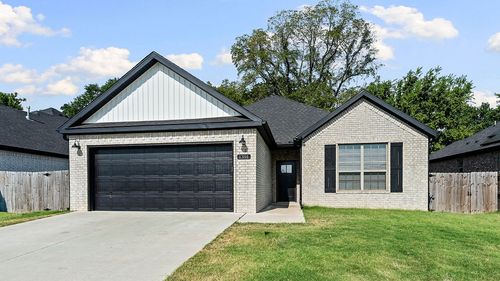 1301 Leslie St, Bentonville, AR, 72713-4068 | Card Image