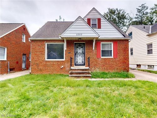 5353 Thomas St, Maple Heights, OH, 44137-2623 | Card Image