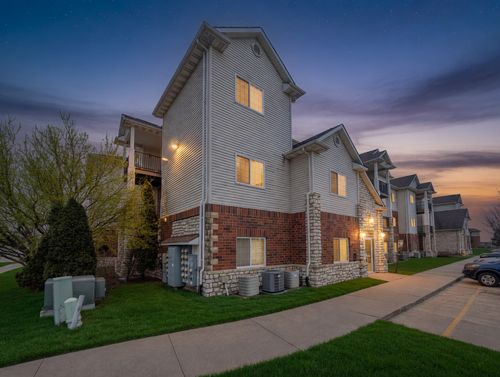 4202-6255 Beechtree Dr, West Des Moines, IA, 50266-8627 | Card Image
