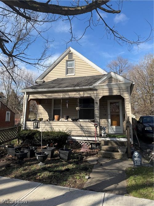 3692 E 52nd St, Cleveland, OH, 44105-1155 | Card Image