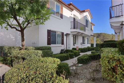 28072 Catherine Dr, Canyon Country, CA, 91351-1416 | Card Image