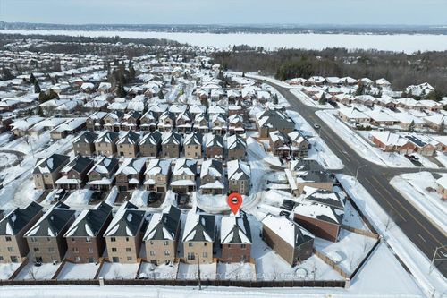 11 Bedford Estates Cres, Barrie, ON, L4N9K5 | Card Image