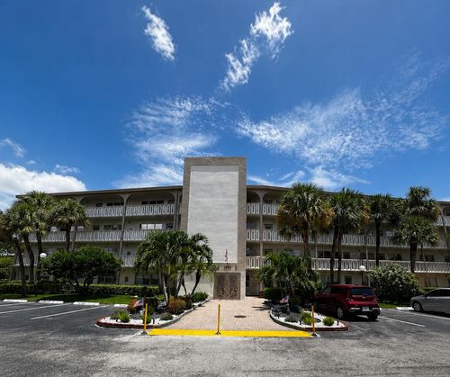 f2-1901 Bermuda Cir, Coconut Creek, FL, 33066-2804 | Card Image