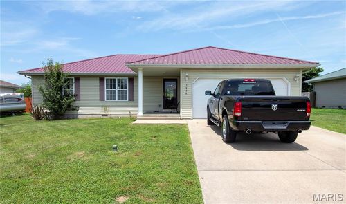 1429 Nathaniel Dr, Lebanon, MO, 65536-8906 | Card Image