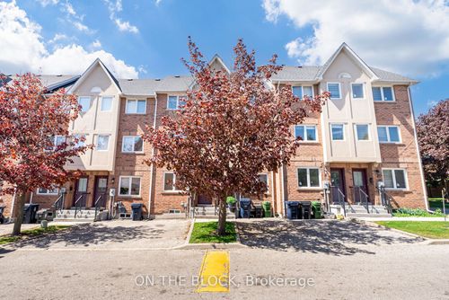 4-224 Rosemount Ave, Toronto, ON, M9N1M8 | Card Image