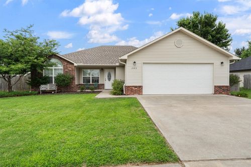 1523 William Ct, Siloam Springs, AR, 72761-4511 | Card Image