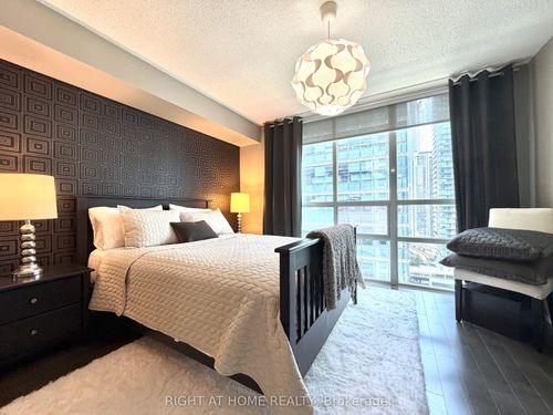 2910-30 Grand Trunk Cres, Toronto, ON, M5J3A4 | Card Image