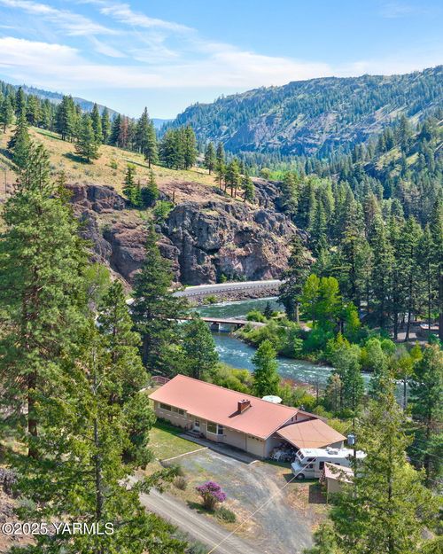 15547 State Route 410, Naches, WA, 98937-9429 | Card Image