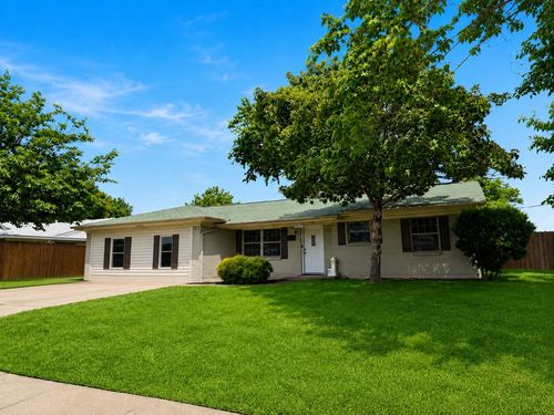 13706 Janwood Ln, Farmers Branch, TX, 75234-3630 | Card Image