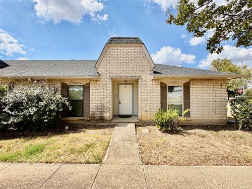 43-35 W Mountain Ln, Grand Prairie, TX, 75052-6210 | Card Image