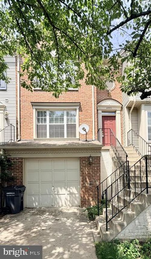 45572 Whitcomb Sq, STERLING, VA, 20166-3000 | Card Image