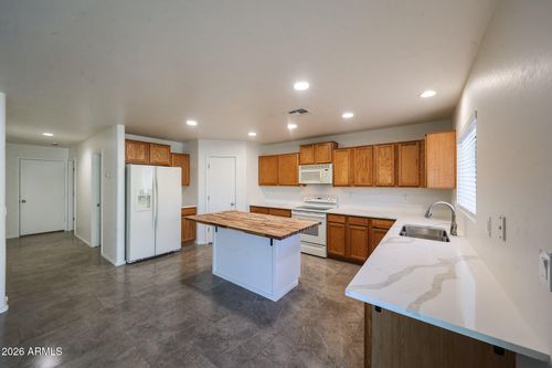 11538 W Vogel Ave, Youngtown, AZ, 85363-1742 | Card Image