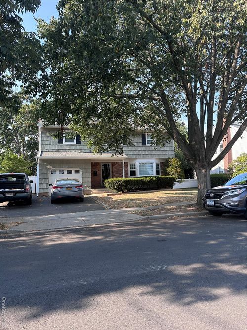 107 Fairview Ave, Oceanside, NY, 11572-3137 | Card Image