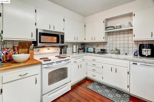 apt-201-2 Panoramic Way, Berkeley, CA, 94704-1805 | Card Image