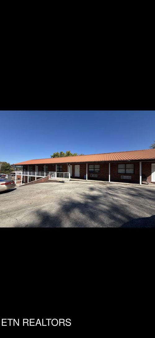 23-128 S 3rd St, Kingston, TN, 37763-2863 | Card Image