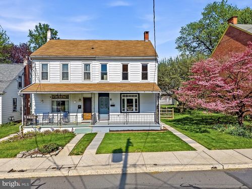 102 S Whiteoak St, KUTZTOWN, PA, 19530-1624 | Card Image