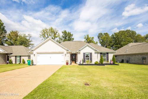 60 Golden Brooke Dr, Jackson, TN, 38305-6933 | Card Image