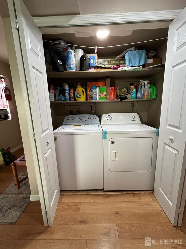 814 Woodbridge Commons Way, Townhouse with 2 bedrooms, 2 bathrooms and null parking in Iselin NJ | Image 9