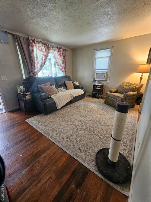3874 Brimfield Ave, Auburn Hills, MI, 48326-3341 | Card Image