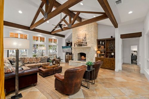 121 Saddle View Dr, Boerne, TX, 78006-7855 | Card Image