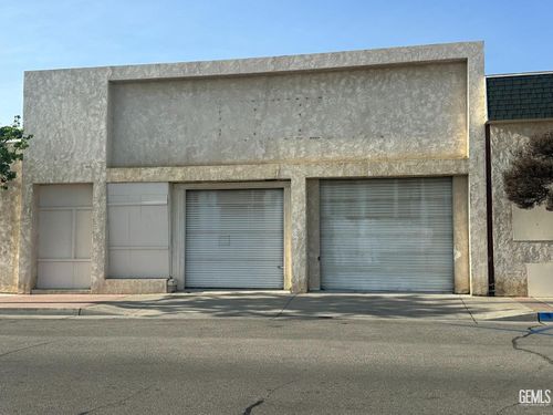 209 Center St, Taft, CA, 93268-3506 | Card Image