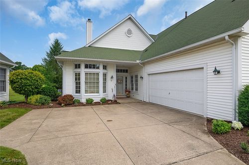 20 Golf View Ln, North Olmsted, OH, 44070-5720 | Card Image