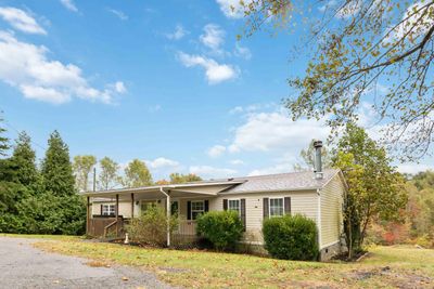 959 Sallys Branch Road, House other with 3 bedrooms, 2 bathrooms and null parking in London KY | Image 3