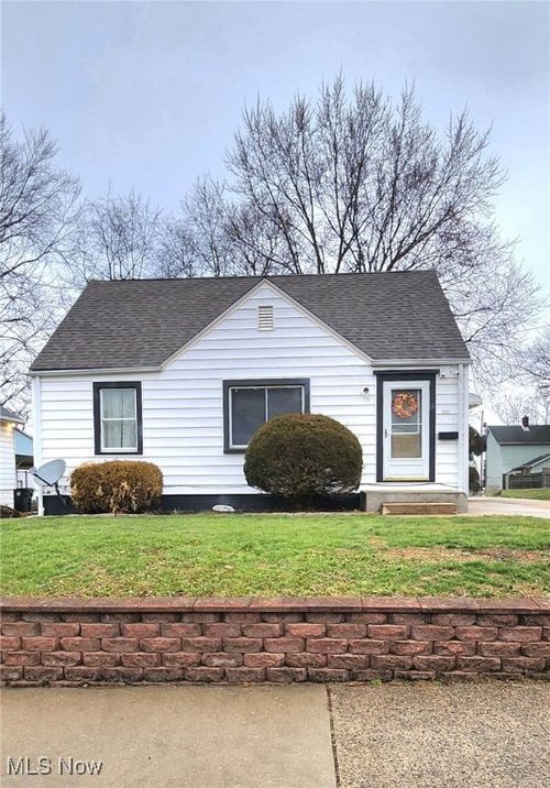 1209 17th St Ne, Canton, OH, 44705-1215 | Card Image