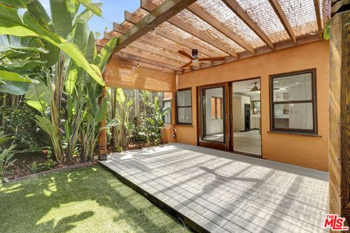 1138 1/2 N Poinsettia Pl, West Hollywood, CA, 90046-5716 | Card Image