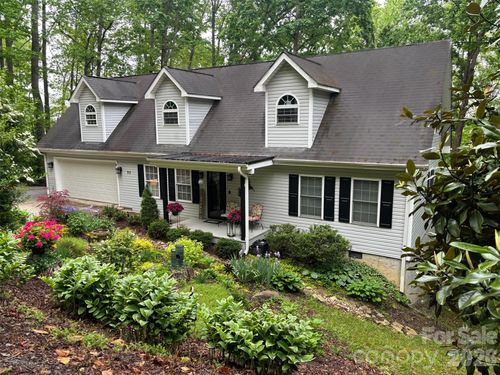 92 Willow Bnd, Hendersonville, NC, 28792-9876 | Card Image