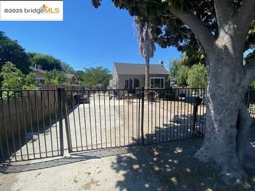 24 Mountain View Ave, Bay Point, CA, 94565-3410 | Card Image