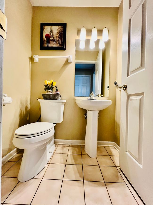 107 - 107 Pembroke Cir, Home with 3 bedrooms, 3 bathrooms and 2 parking in Lake Bluff IL | Image 13