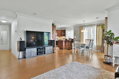 202 - 11 Rue Brière, Condo with 2 bedrooms, 1 bathrooms and null parking in Saint Jérôme QC | Card Image