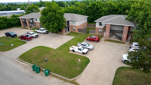 892 W Vanderbilt St, Stephenville, TX, 76401-3323 | Card Image